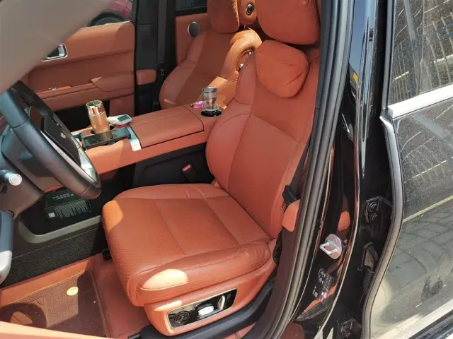 Li Auto L9 — Фото автомобиля 10