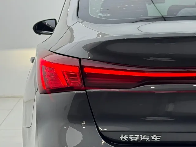 Changan Eado — Фото автомобиля 16