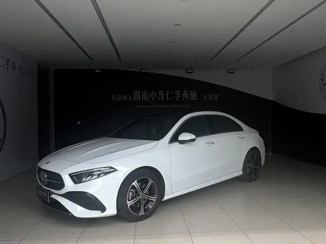 Фотография автомобиля — Mercedes-Benz A-Class