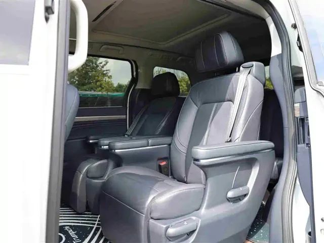 GAC Trumpchi M8 — Фото автомобиля 10