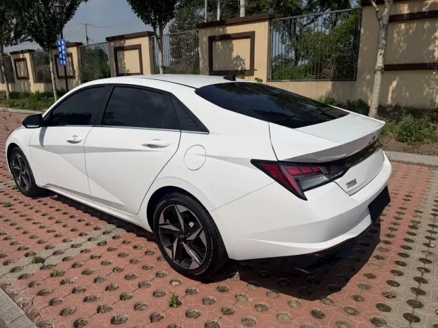 Hyundai Elantra — Фото автомобиля 6