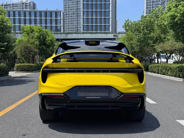Lotus Eletre — Фото автомобиля 17
