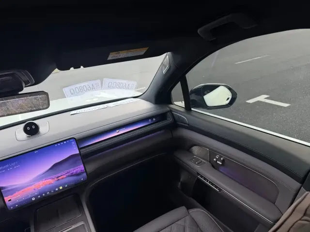 Nio ES8 — Фото автомобиля 9