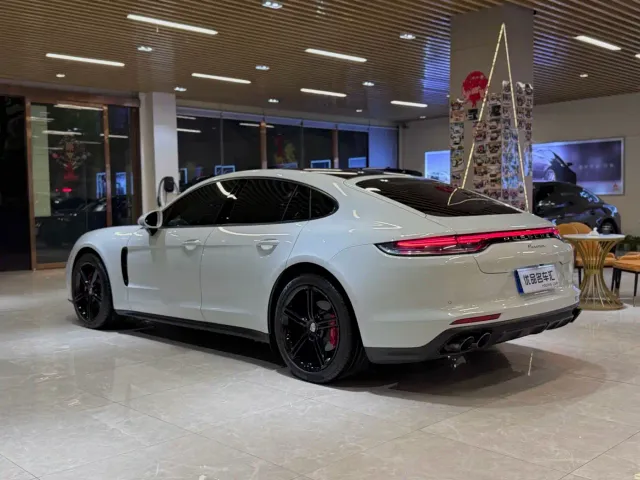Porsche Panamera — Фото автомобиля 6