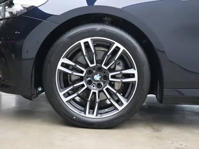 BMW 5 Series — Фото автомобиля 29