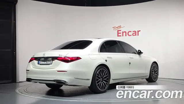 Mercedes-Benz S-Class — Фото автомобиля 2