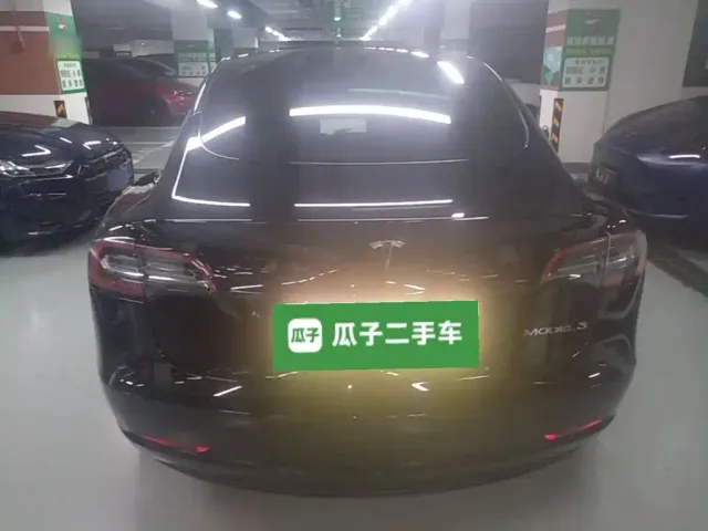 Tesla Model 3 — Фото автомобиля 5