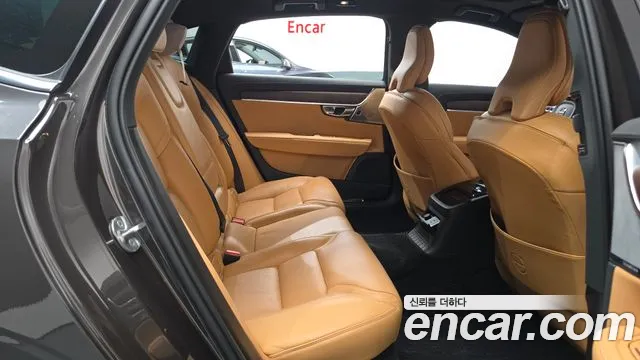Volvo S90 — Фото автомобиля 17