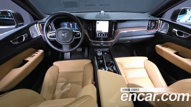 Вольво XC60 — Фото автомобиля 6