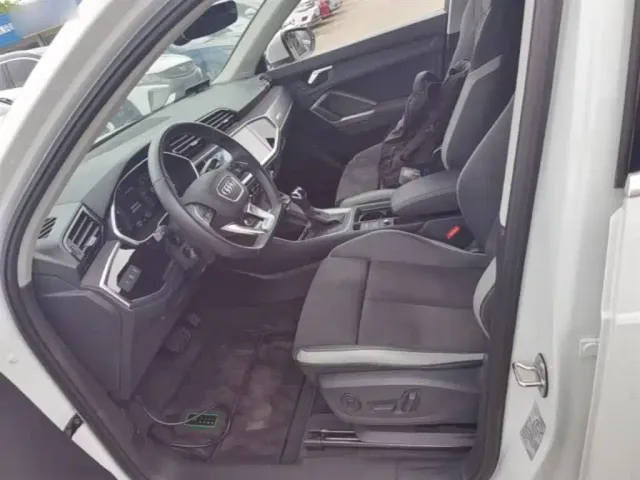 Audi Q3 — Фото автомобиля 14