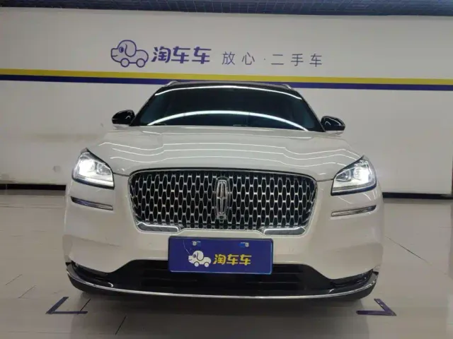 Lincoln Corsair — Фото автомобиля 2