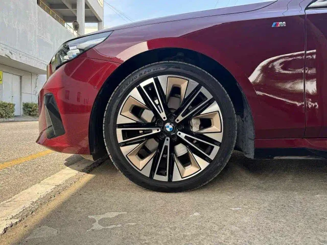 BMW 5 Series — Фото автомобиля 8