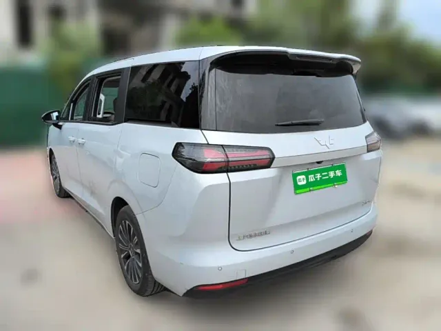 Wuling Starlight 730 — Фото автомобиля 6