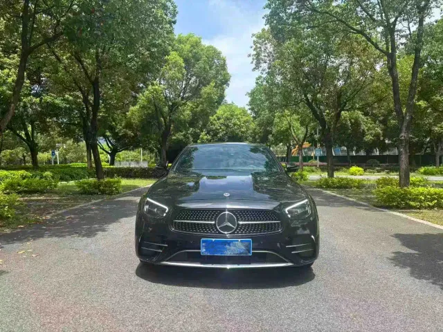Mercedes-Benz E-Class — Фото автомобиля 2