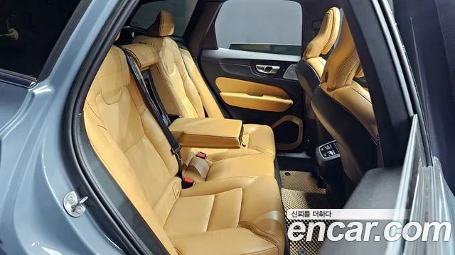 Вольво XC60 — Фото автомобиля 12