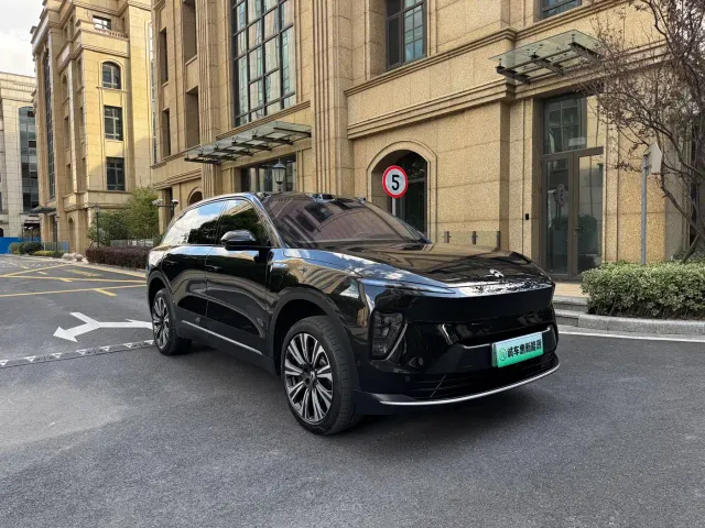 Nio ES8 — Фото автомобиля 3
