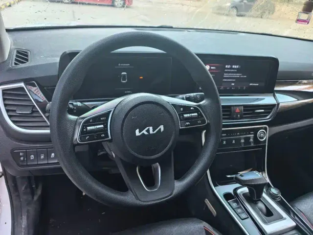 Kia Seltos — Фото автомобиля 4