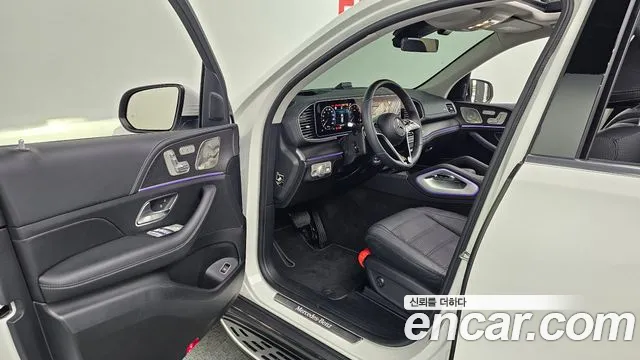 Mercedes-Benz GLE-Class — Фото автомобиля 24