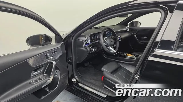 Mercedes-Benz A-Class W177 — Фото автомобиля 10