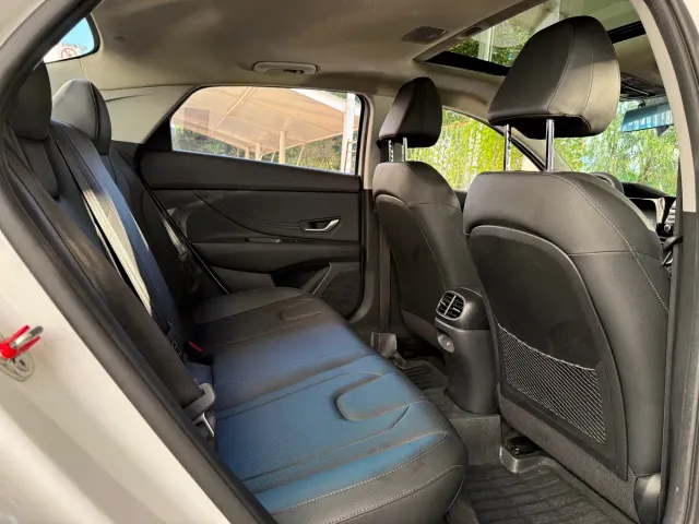 Hyundai Elantra — Фото автомобиля 11
