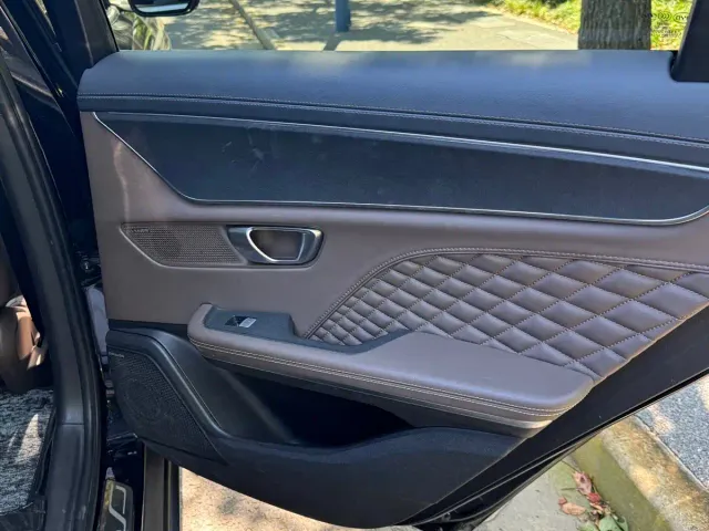 BYD Han 2022 EV Genesis Edition 715KM FWD Premium — Фото автомобиля 11