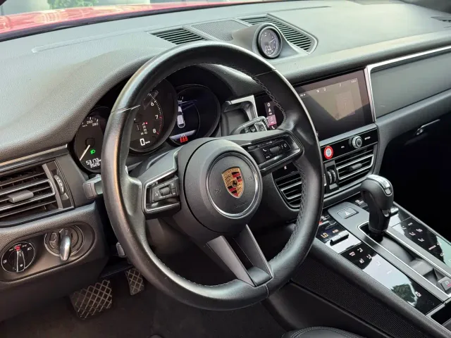 Porsche Macan — Фото автомобиля 10