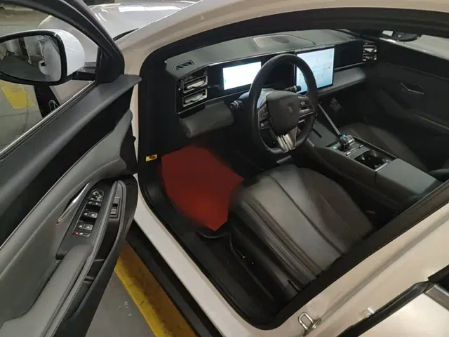 BYD Qin L — Фото автомобиля 15