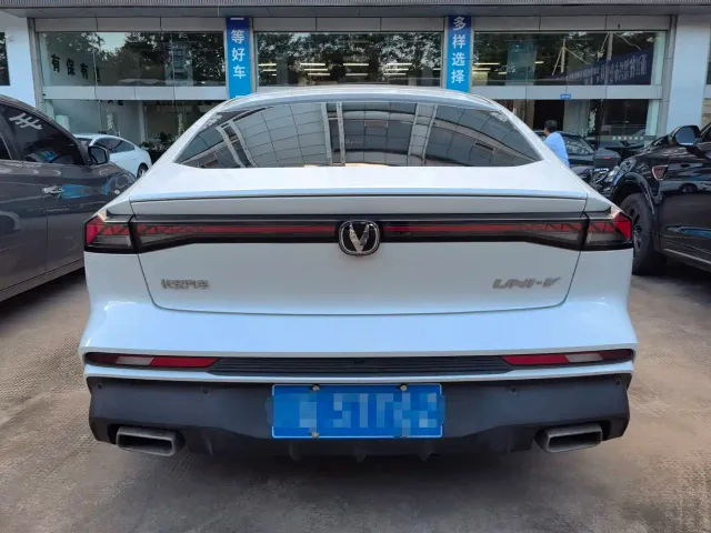 Changan UNI-V — Фото автомобиля 5