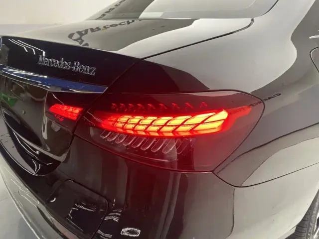 Mercedes-Benz E-Class — Фото автомобиля 10