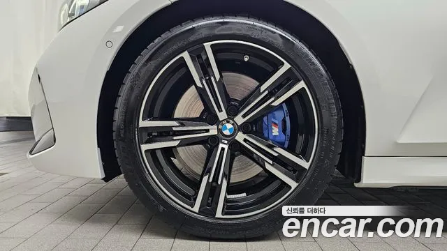 Фотография автомобиля — BMW 3-Series