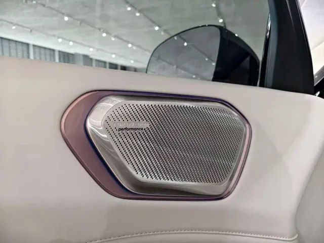 Lynk & Co 900 — Фото автомобиля 10