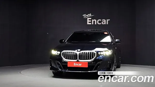 BMW 5-Series — Фото автомобиля 3