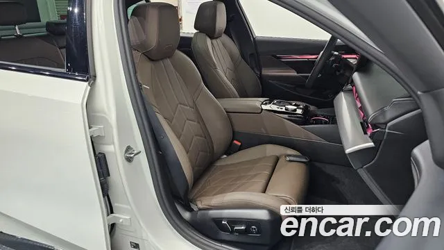BMW 5 Series G60 — Фото автомобиля 18