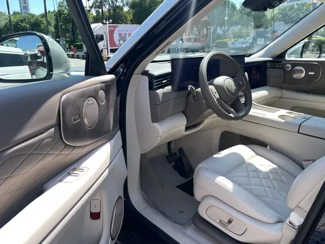 IM Motors LS9 — Фото автомобиля 19