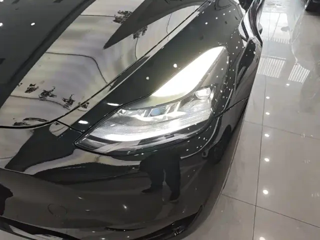 Tesla Model Y — Фото автомобиля 23