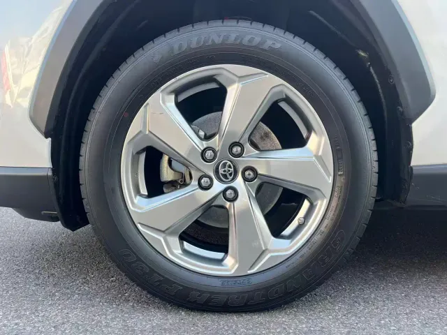 Toyota RAV4 — Фото автомобиля 14
