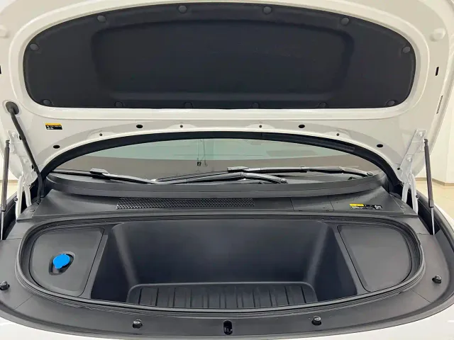 Li Auto i6 — Фото автомобиля 17