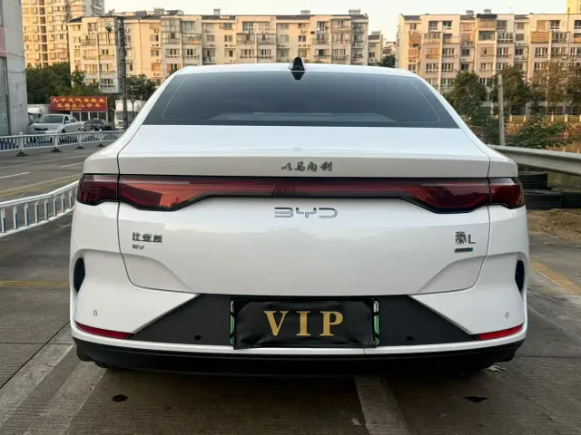 BYD Qin L — Фото автомобиля 4