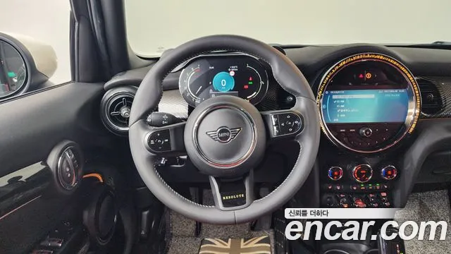 Mini Cooper Cooper 5 дверей Resolute Edition — Фото автомобиля 12