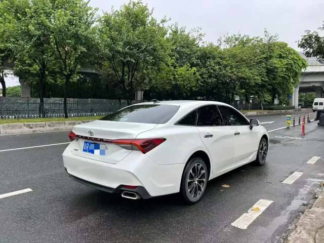 Toyota Avalon — Фото автомобиля 4