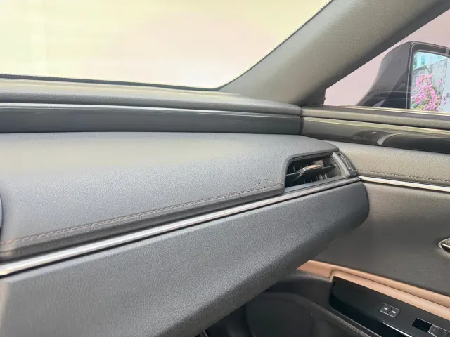 Lexus ES — Фото автомобиля 27