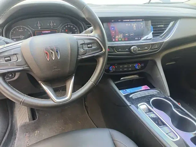 Buick Regal — Фото автомобиля 12