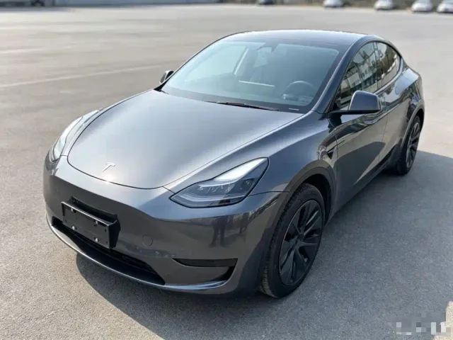 Фотография автомобиля — Tesla Model Y