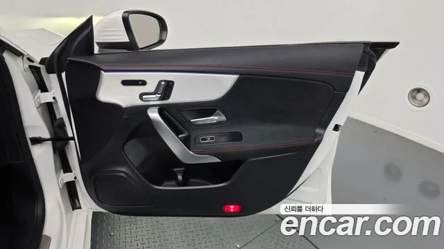 Mercedes-Benz CLA-Class — Фото автомобиля 24