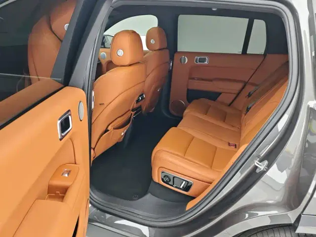 Li Auto L7 — Фото автомобиля 11
