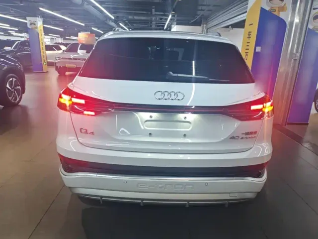 Audi Q4 e-tron — Фото автомобиля 5