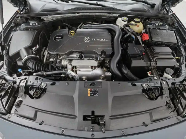 Buick Regal — Фото автомобиля 6