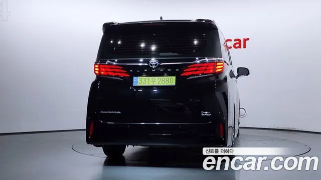 Toyota Alphard — Фото автомобиля 4