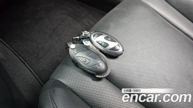 Hyundai Grandeur Grandeur (GN7) 2.5 Бензин 2WD — Фото автомобиля 24