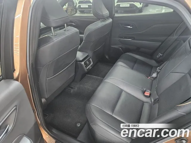 Toyota Crown — Фото автомобиля 10
